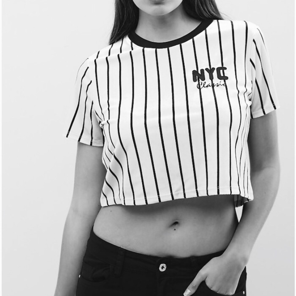 Forever 21 NYC velvet t-shirt crop NEW